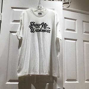 Show no Weakness White Graphic T-Shirt with Black Print XL